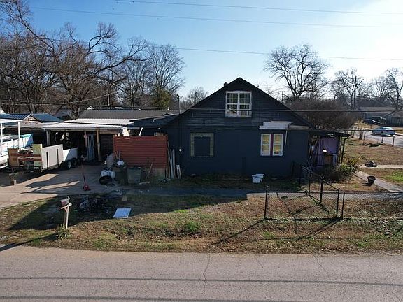 2nd image of 630 W Eastland St