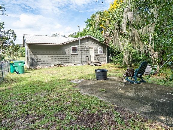 27th image of 311 S THOMPSON AVENUE