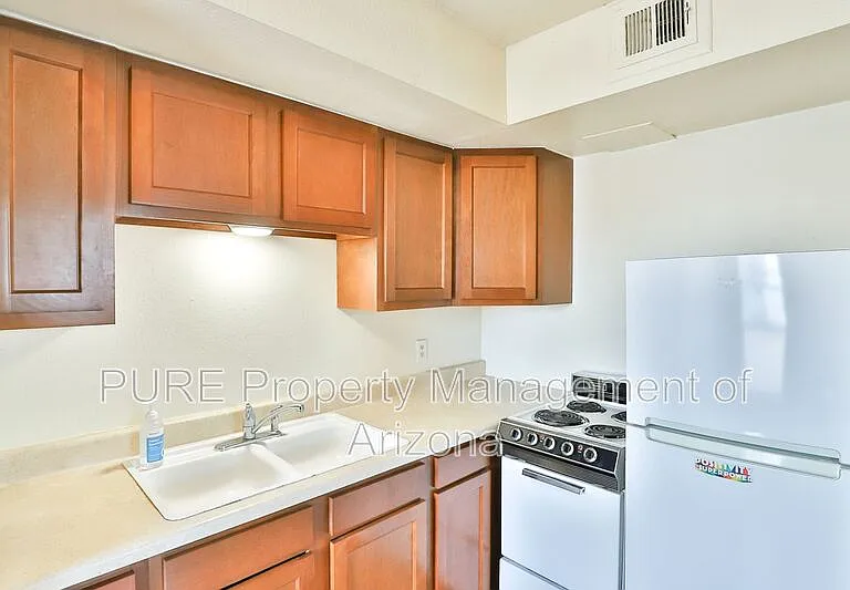 810 W 2nd St #C — Photo 9