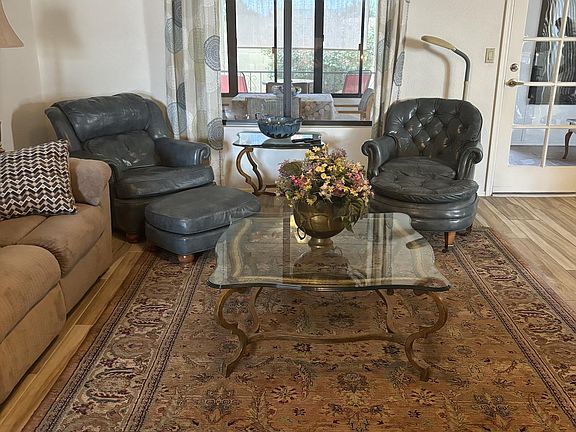 Spacious living room