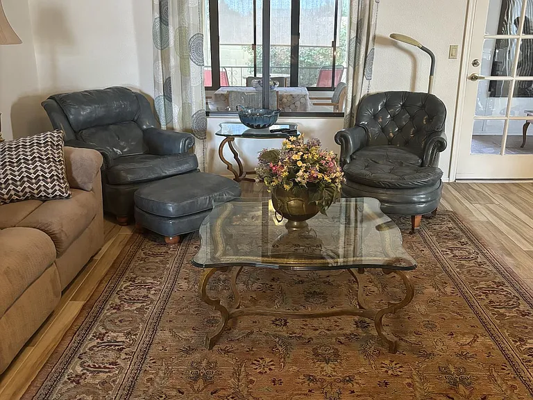 Spacious living room