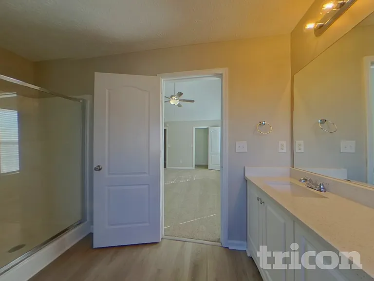 225 Victoria Blvd — Photo 6