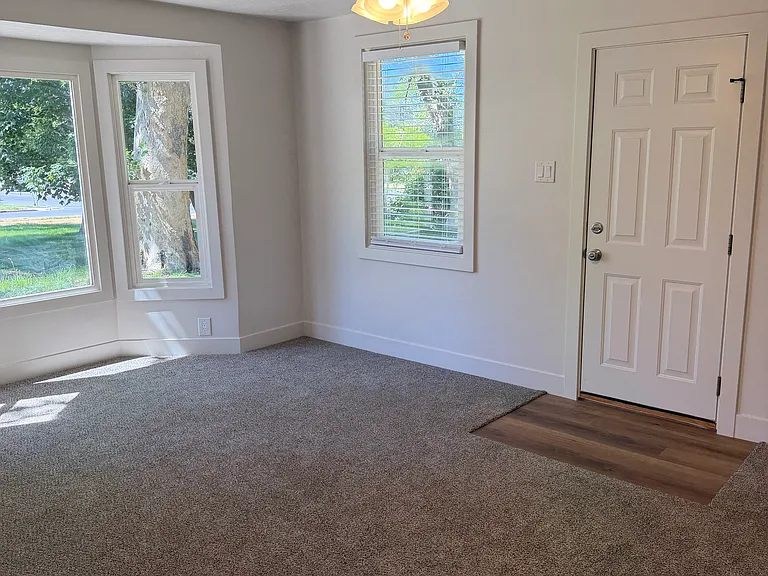 120 N 500 E — Photo 2