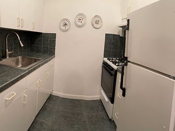 5th image of 305 E 40th St #11Z