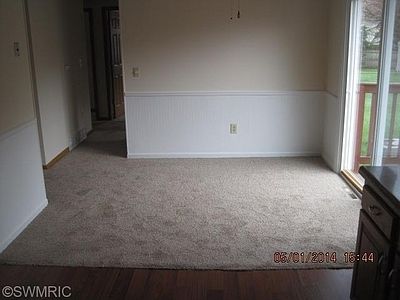 3rd image of 3631 Vineyard Ave NE