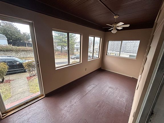 2nd image of 4546 Leo St