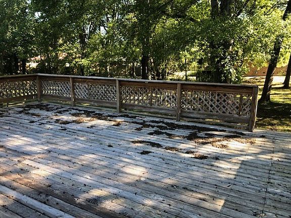3rd image of 102 Tanglewood Cir