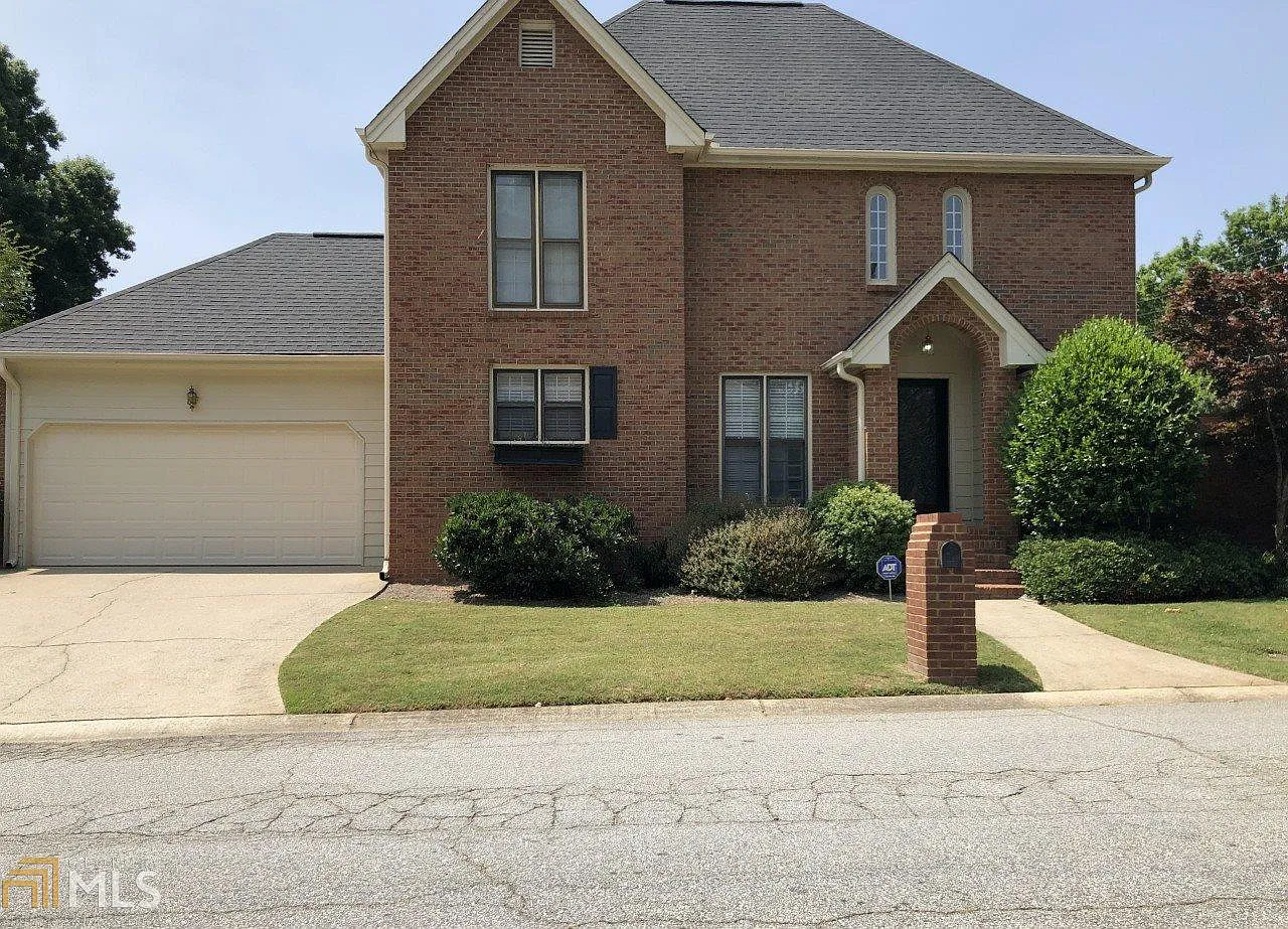 1412 Camden Walk photo 1