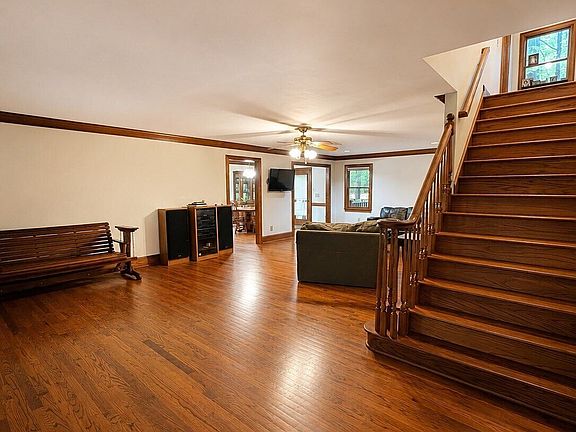 4th image of 180 Hale Mountain Ct