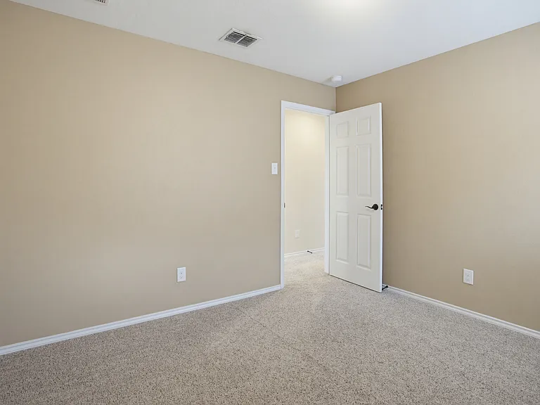 9115 Summit Lk — Photo 12