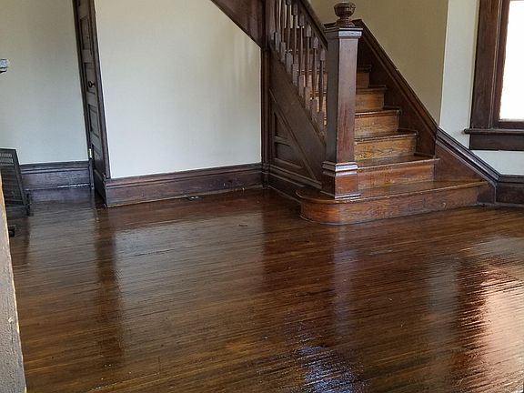 4th image of 384.5 E Oakland Ave #1/2
