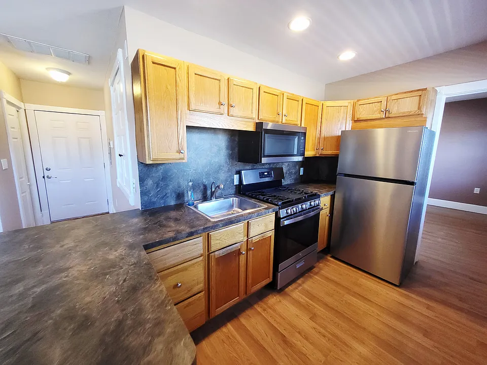 208 Wyoming Ave #2
