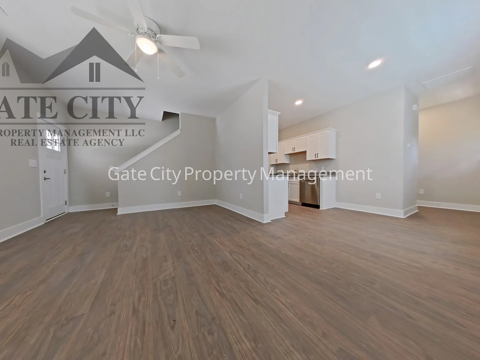 3 bed, $1,575 — Photo 3