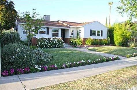 1st image of 17141 Saticoy St