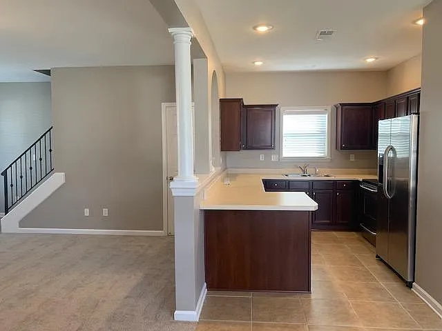 1433 Island Town Dr — Photo 6