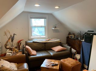 899 Roosevelt St, Franklin Square, NY 11010