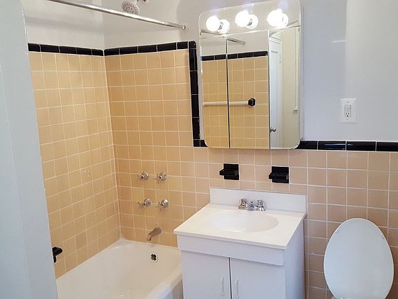 5th image of 4810 43rd St APT 4J