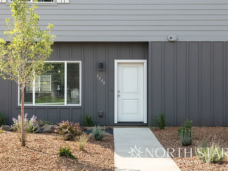 3042 SW Obsidian Ln — Photo 3