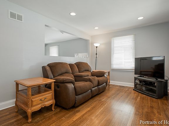 3rd image of 4415 Kenilworth Ave