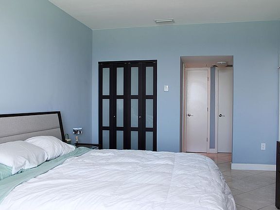 3rd image of 5555 Collins Ave APT 17F