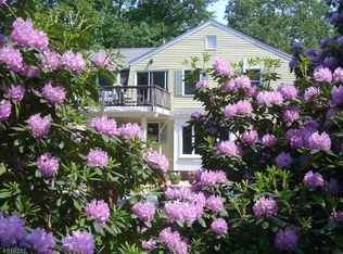 17 Vaughn Dr, Ramsey, NJ 07446