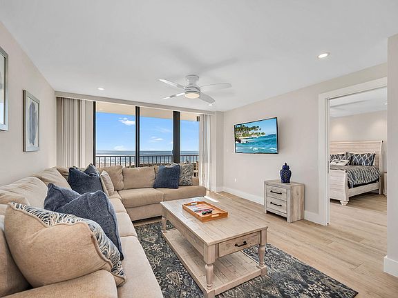 5th image of 380 Seaview Ct APT 1405