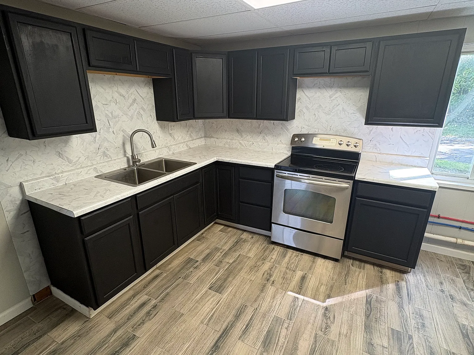 2 bed, 858 sqft, $1,300 — Photo 3