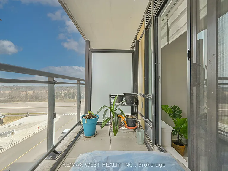 405 Dundas St W #421 — Photo 26