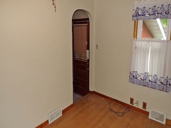 4th image of 1805 Busseron St