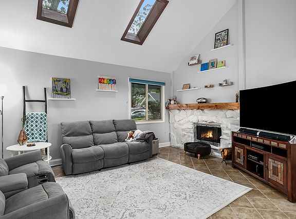 4th image of 1891 Deerfield Ct