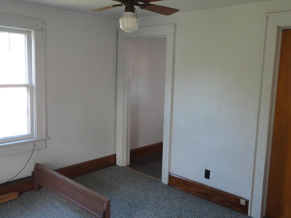 2nd image of 1424 Mayfield Ave #3