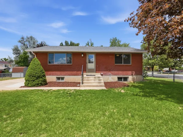 2866 W 1700 N, Clinton, UT 84015