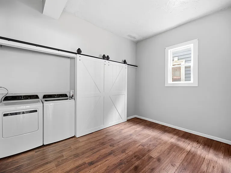 2483 Thurman Ave #1 — Photo 9