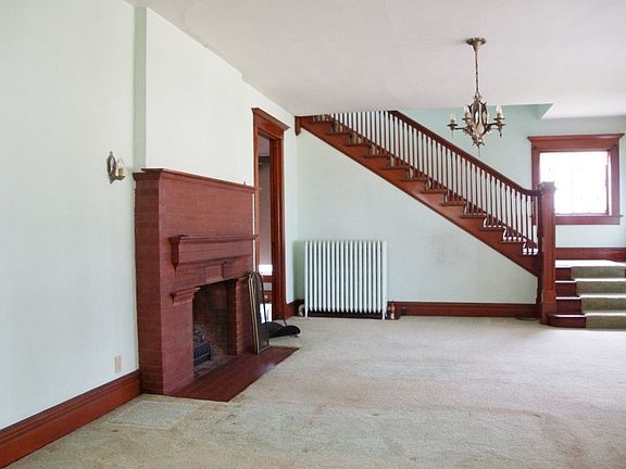 4th image of 105 N Tremont St