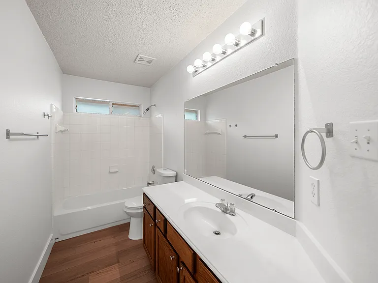 526 Wyoming Dr — Photo 17