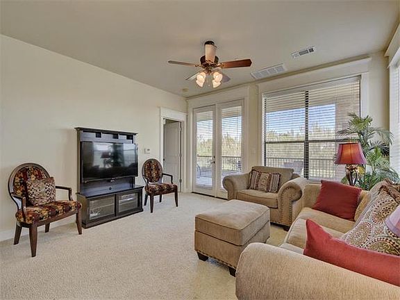 5th image of 17732 Edgewood Way Unit 102