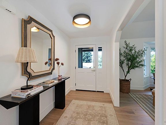 4th image of 1100 Sunnyside Drive