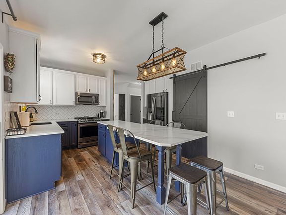 5th image of 842 Dalton Ln