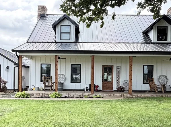 358 S Pianalto Rd, Springdale, AR 72762