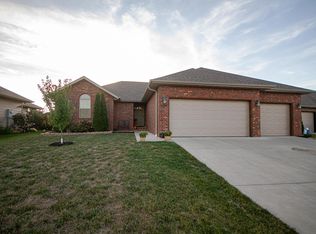 691 N Galileo Dr, Nixa, MO 65714