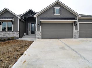 1804 Buffalo Grass Dr, Raymore, MO 64078