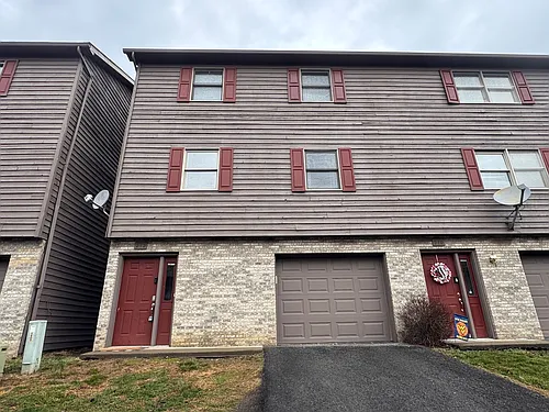212 Stonegate Cir Photo 1