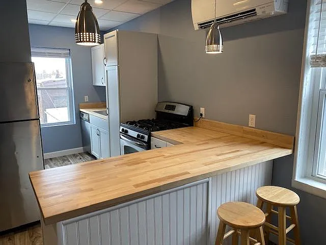126 E Grand River Ave #2 — Photo 6