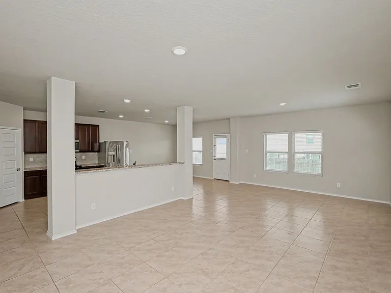 5602 Daniel Way — Photo 3