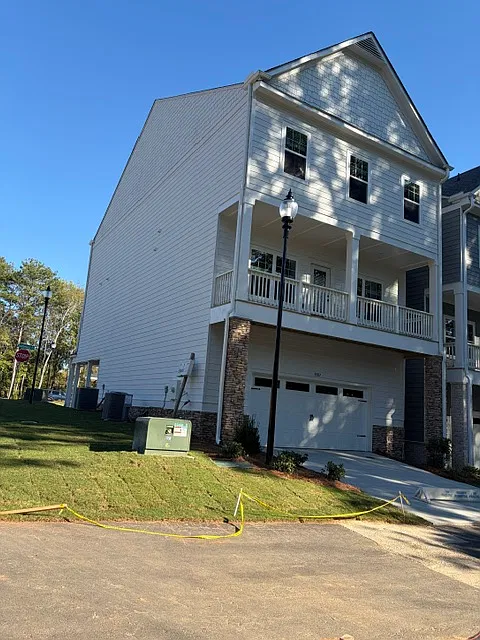 3 bed, 1800 sqft, $2,450 — Photo 2