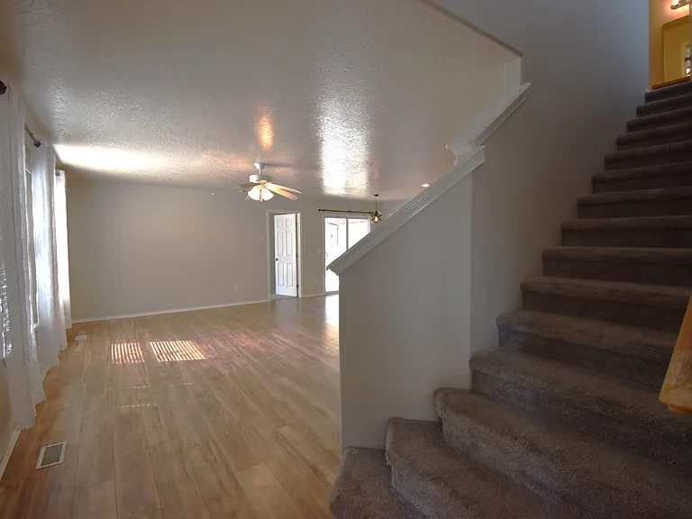 3222 S Lindsay Ave — Photo 13