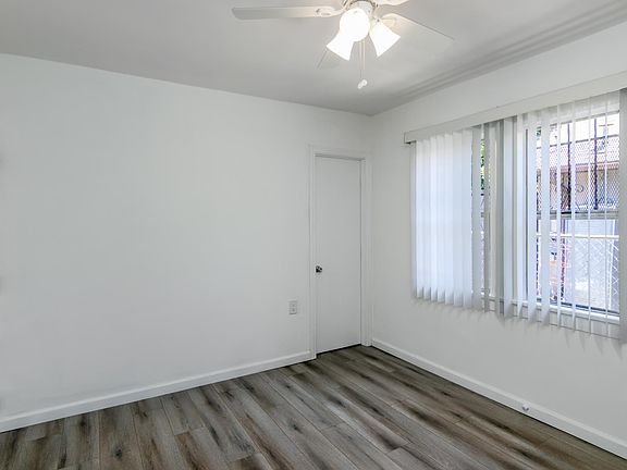4th image of 1136 1/2 N Beachwood Dr #1136-1/2