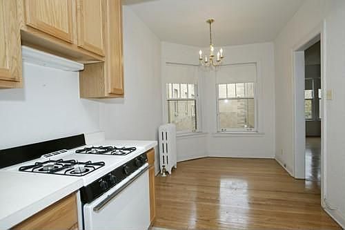 3rd image of 533 W Wellington Ave APT 29-2