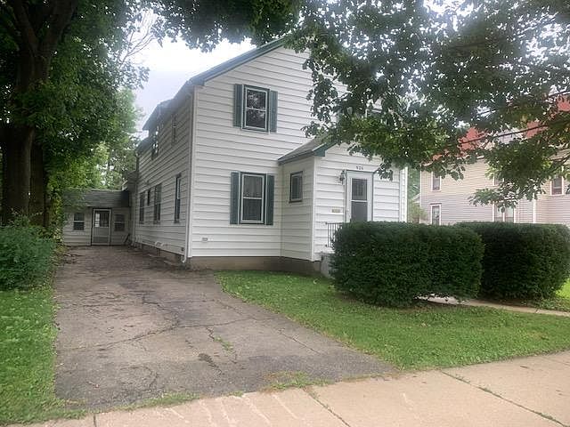 1st image of 926 Glen St