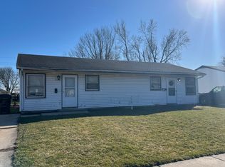 938-940 Garfield Dr, Rochelle, IL 61068